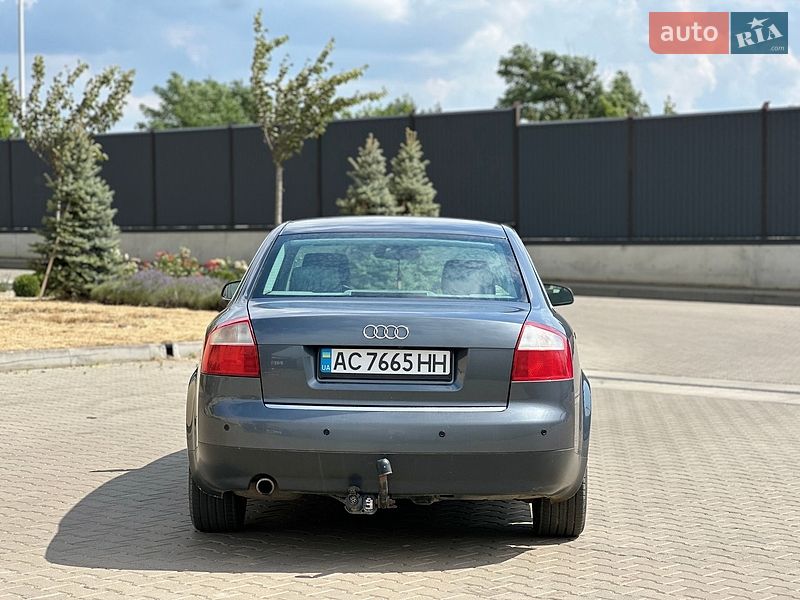 Седан Audi A4 2000 в Луцьку