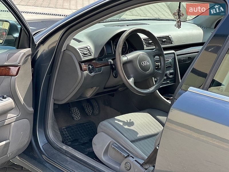 Седан Audi A4 2000 в Луцьку