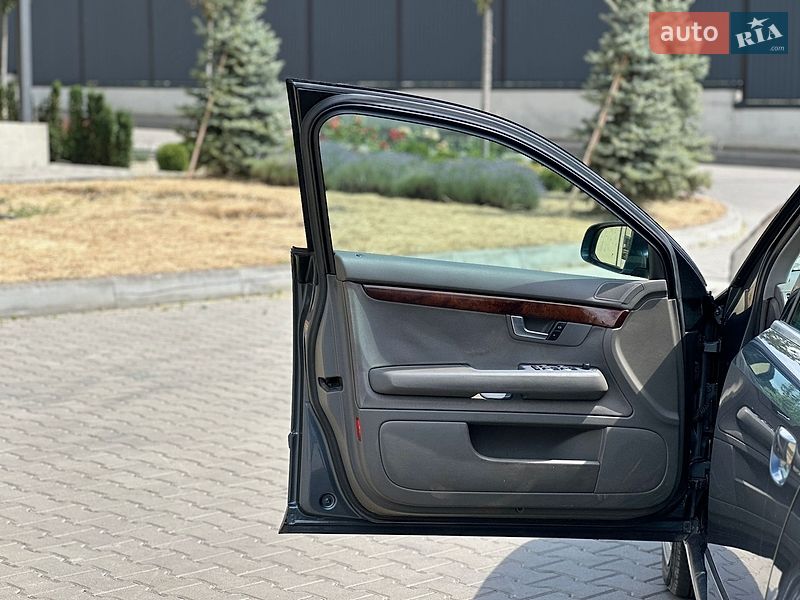 Седан Audi A4 2000 в Луцьку