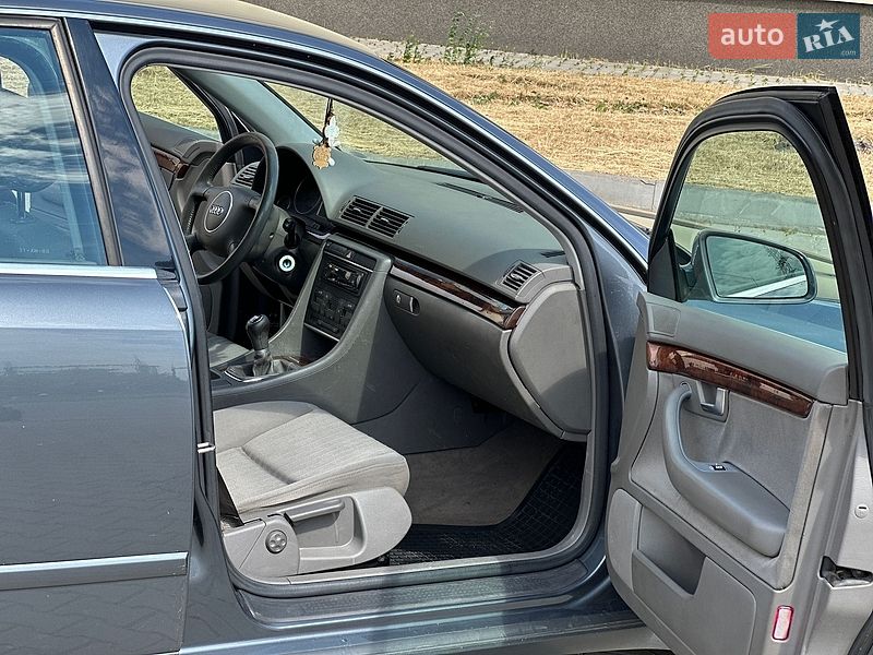 Седан Audi A4 2000 в Луцьку