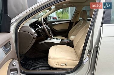 Седан Audi A4 2015 в Львове