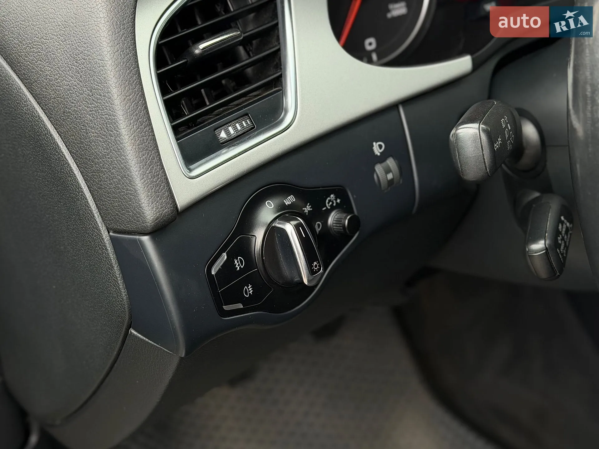 2010 Audi A4 - мініатюра 33