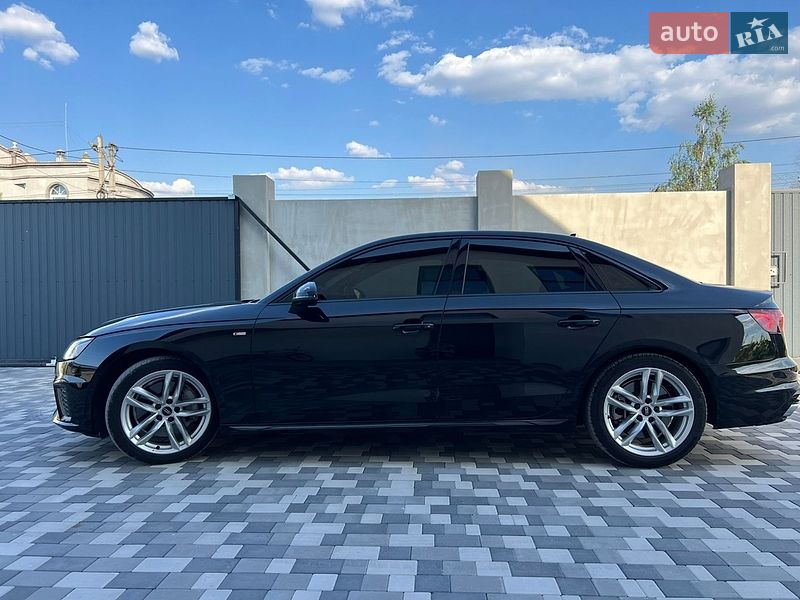 Седан Audi A4 2023 в Дніпрі