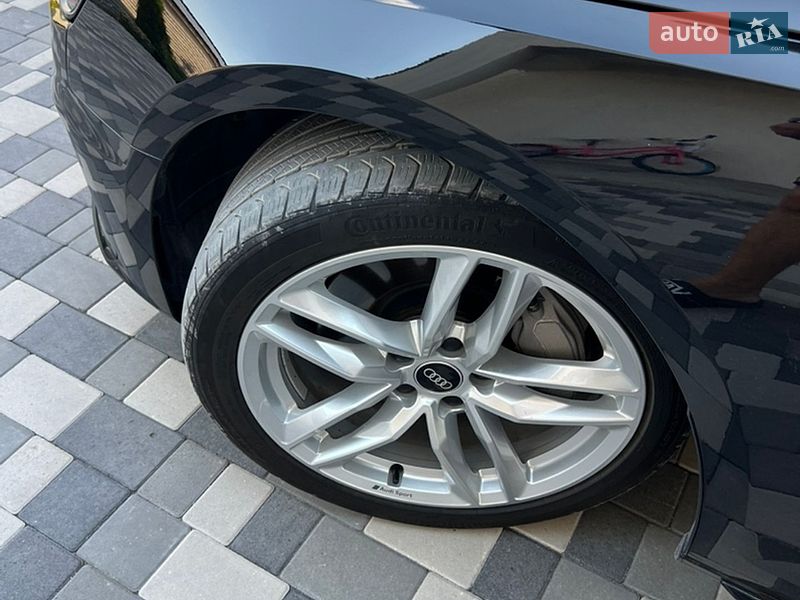 Седан Audi A4 2023 в Дніпрі