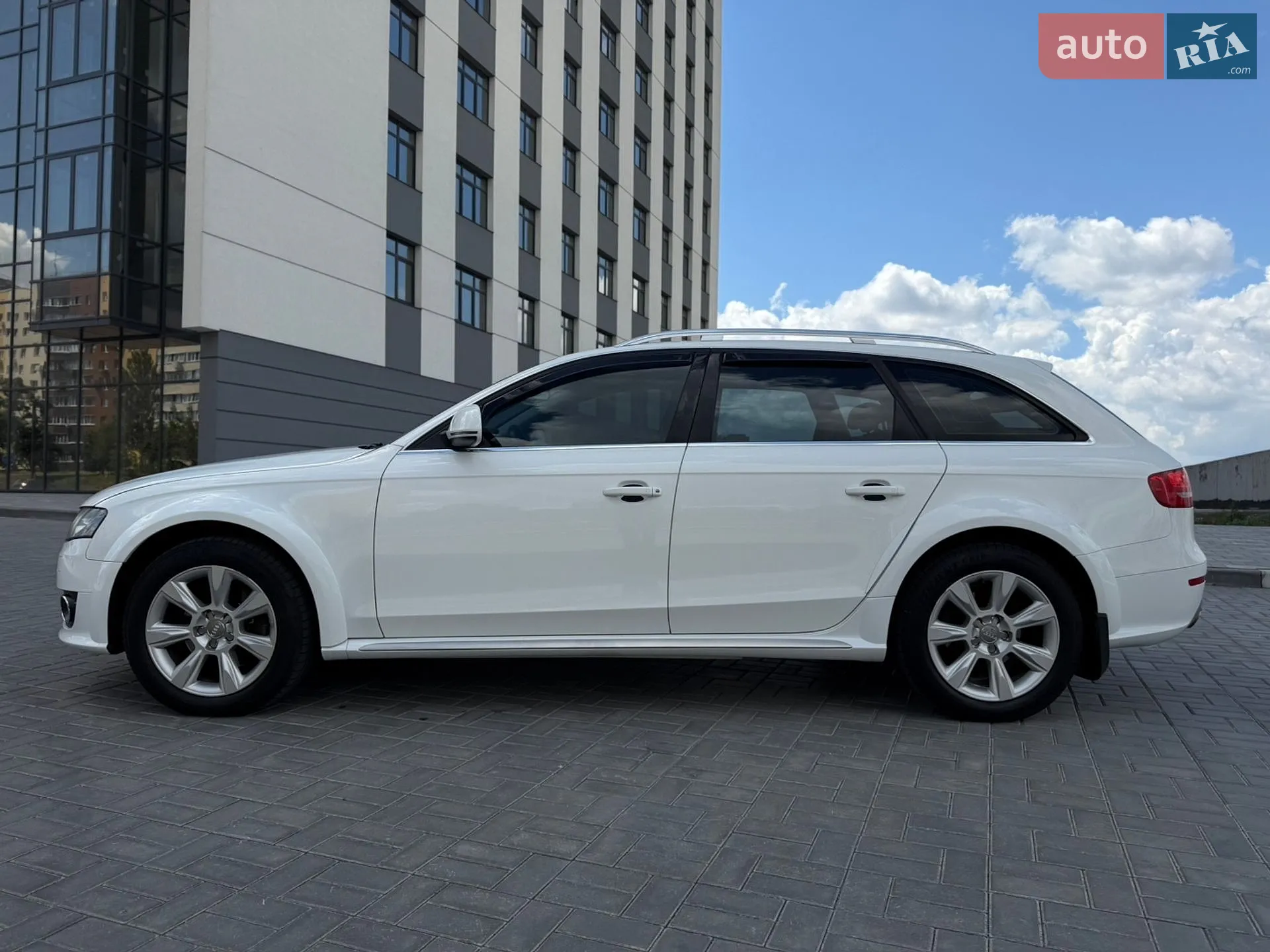 Audi A4 2010 VIN WAUZZZ8K4AA111554 фото оголошення 4 з 37