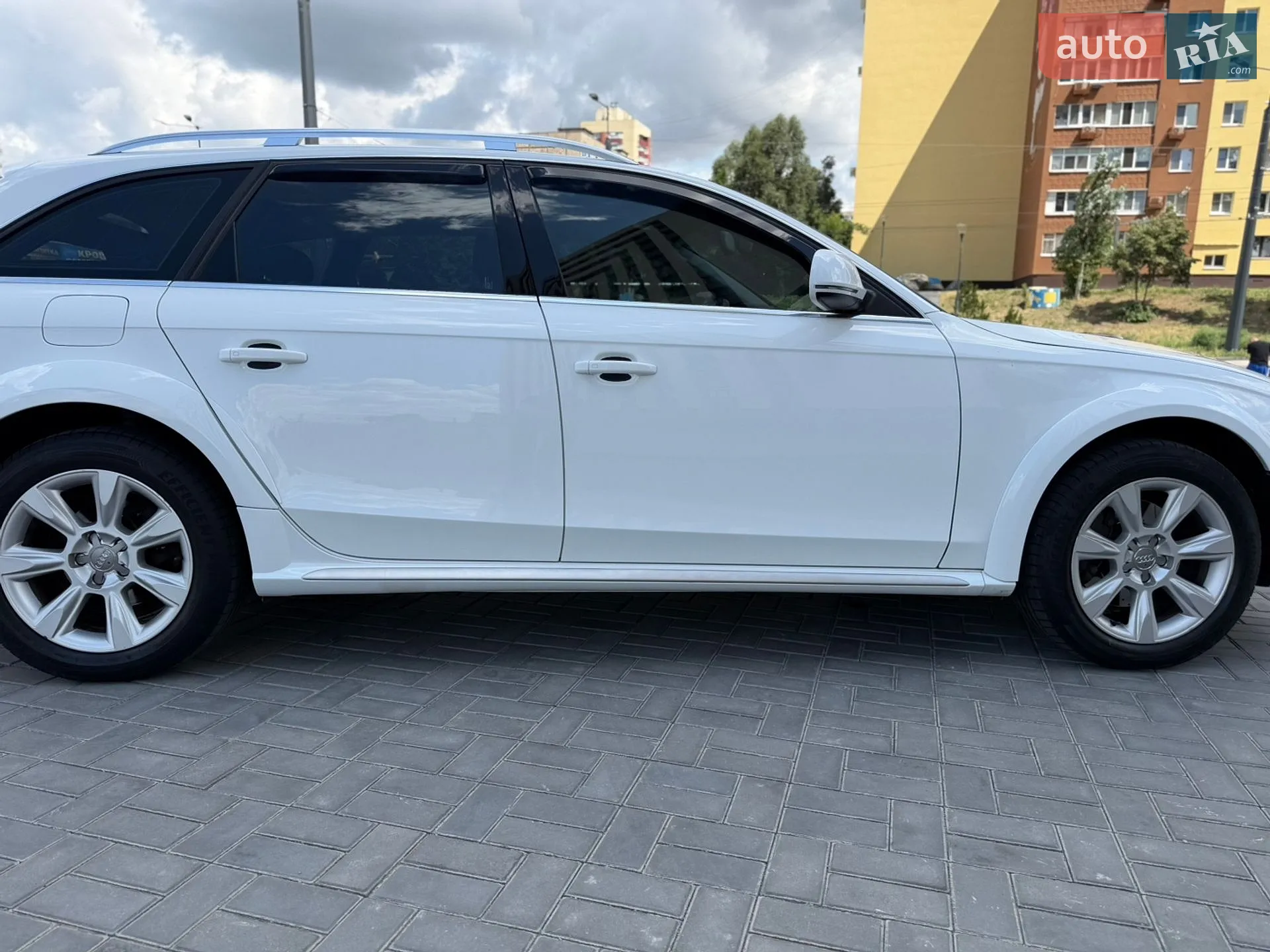 Audi A4 2010 VIN WAUZZZ8K4AA111554 фото оголошення 19 з 37