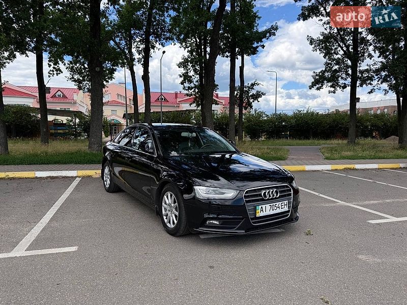 Седан Audi A4 2012 в Вишневом