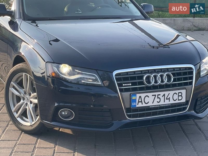 Седан Audi A4 2010 в Луцке