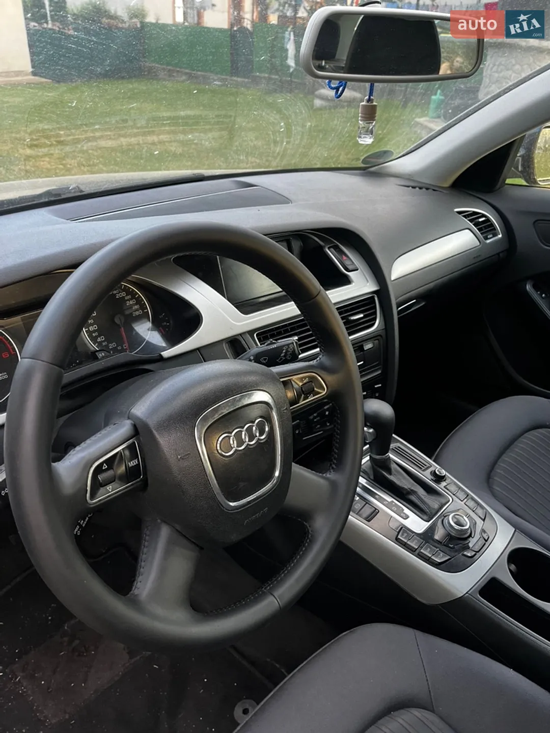 2010 Audi A4 - мініатюра 9