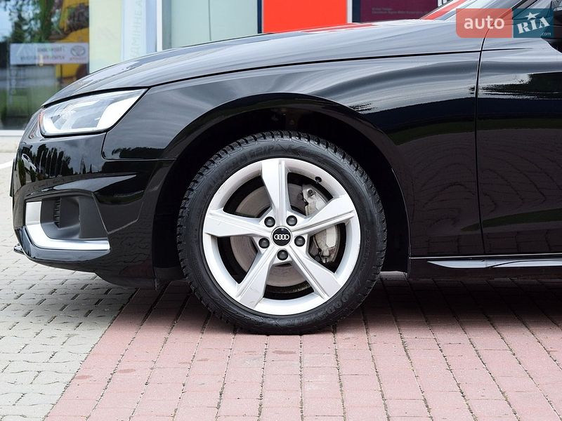 Седан Audi A4 2021 в Житомирі