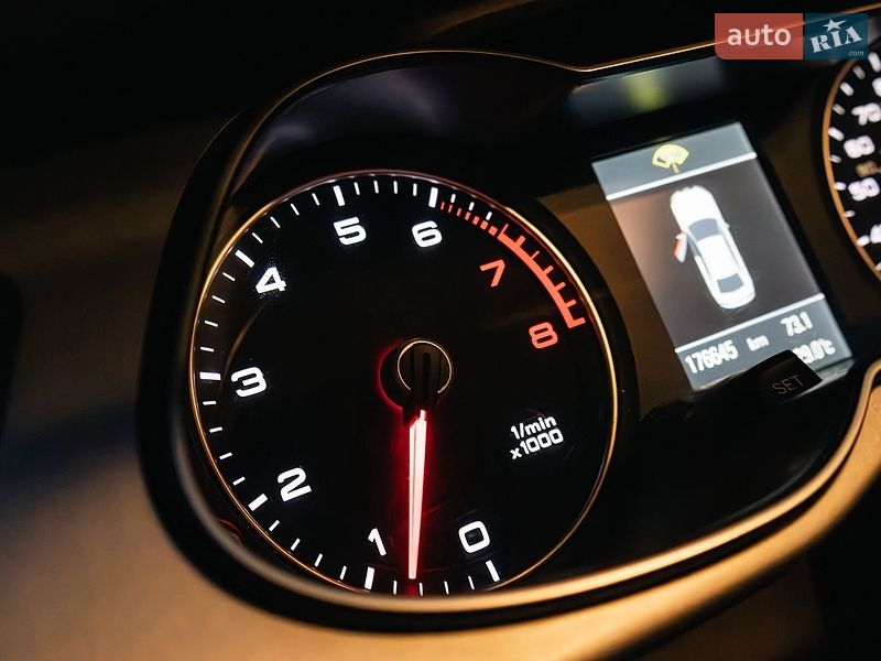 Седан Audi A4 2015 в Кременчуге