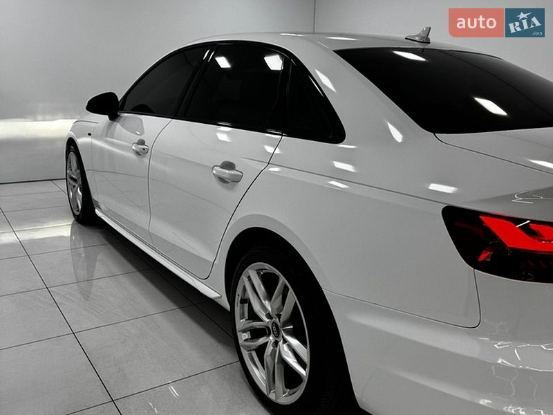 Седан Audi A4 2020 в Одессе