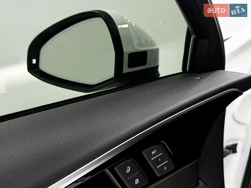 Седан Audi A4 2020 в Одессе