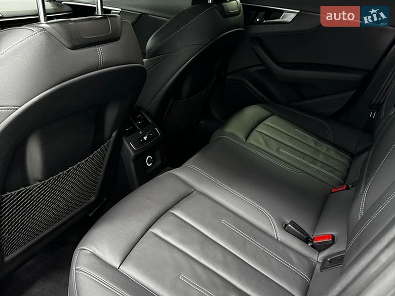 Седан Audi A4 2020 в Одессе
