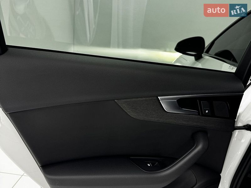 Седан Audi A4 2020 в Одессе
