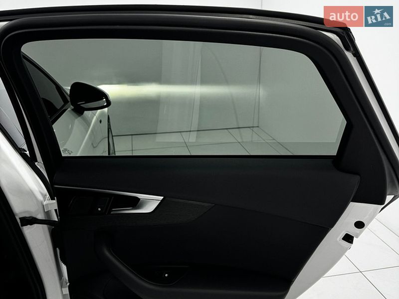 Седан Audi A4 2020 в Одессе