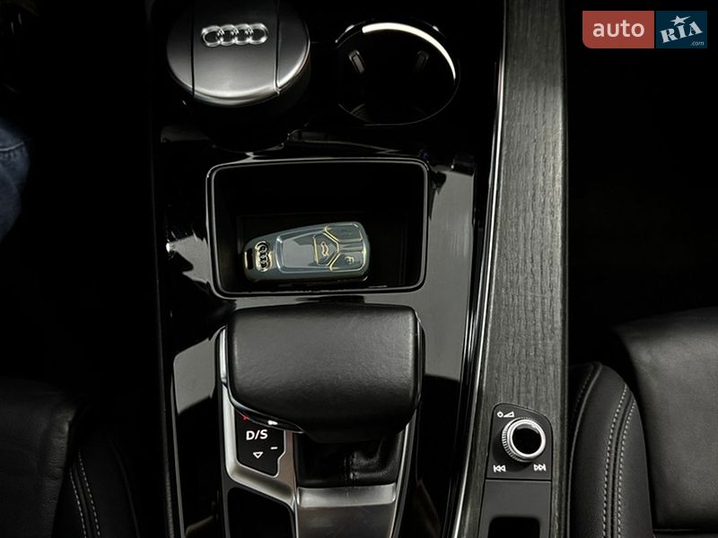 Седан Audi A4 2020 в Одессе