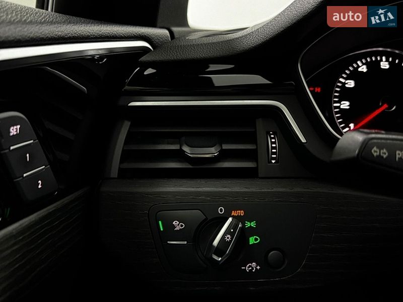 Седан Audi A4 2020 в Одессе