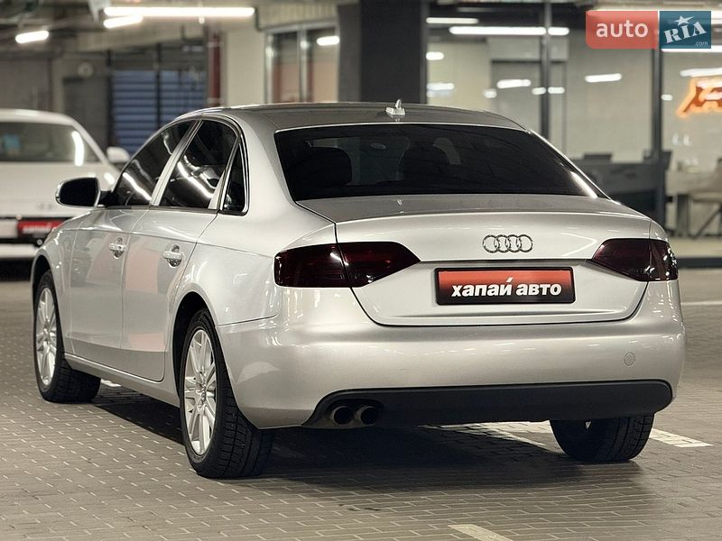 Седан Audi A4 2010 в Киеве