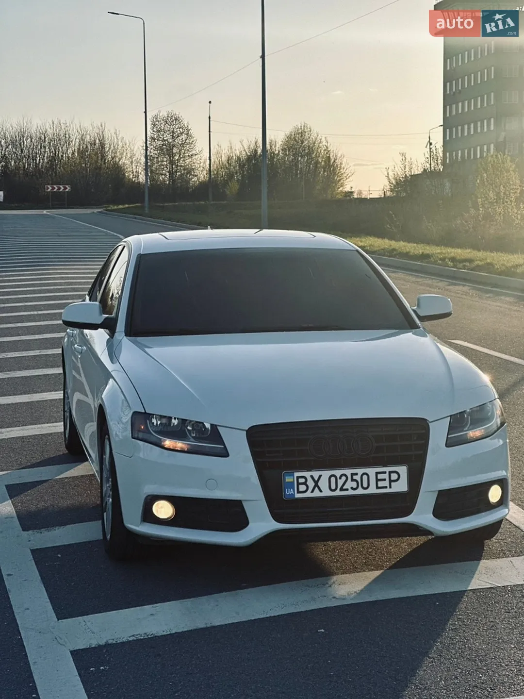 2010 Audi A4 - мініатюра 2