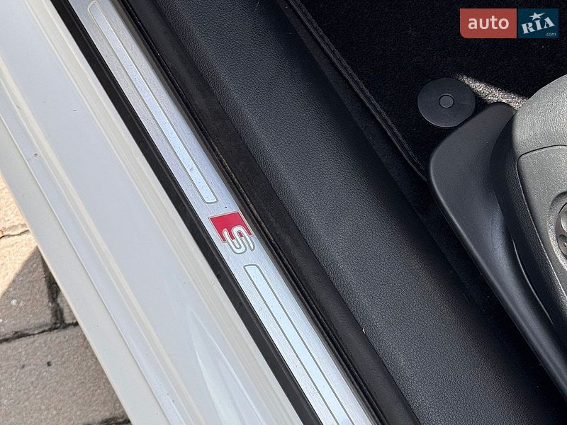 Седан Audi A4 2017 в Ровно