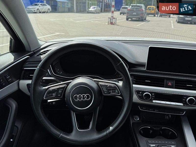 Седан Audi A4 2017 в Ровно