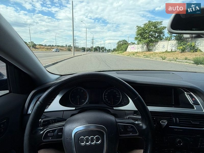 Седан Audi A4 2010 в Одессе