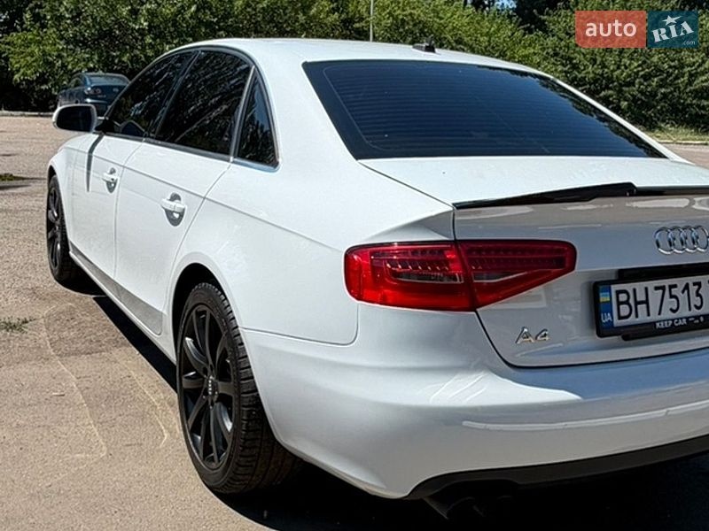 Седан Audi A4 2012 в Одесі