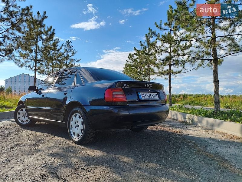Седан Audi A4 1998 в Киеве