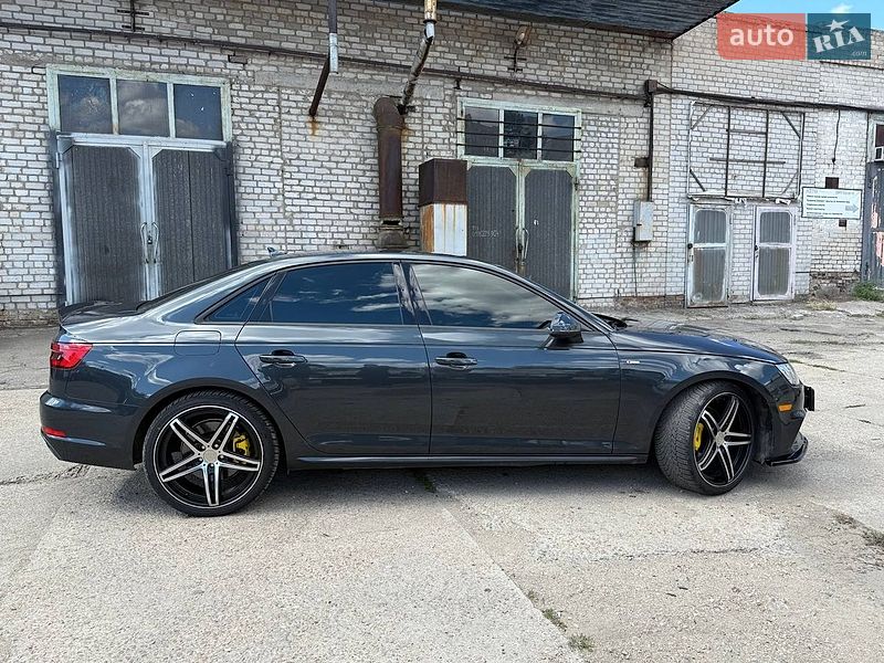 Седан Audi A4 2017 в Запорожье