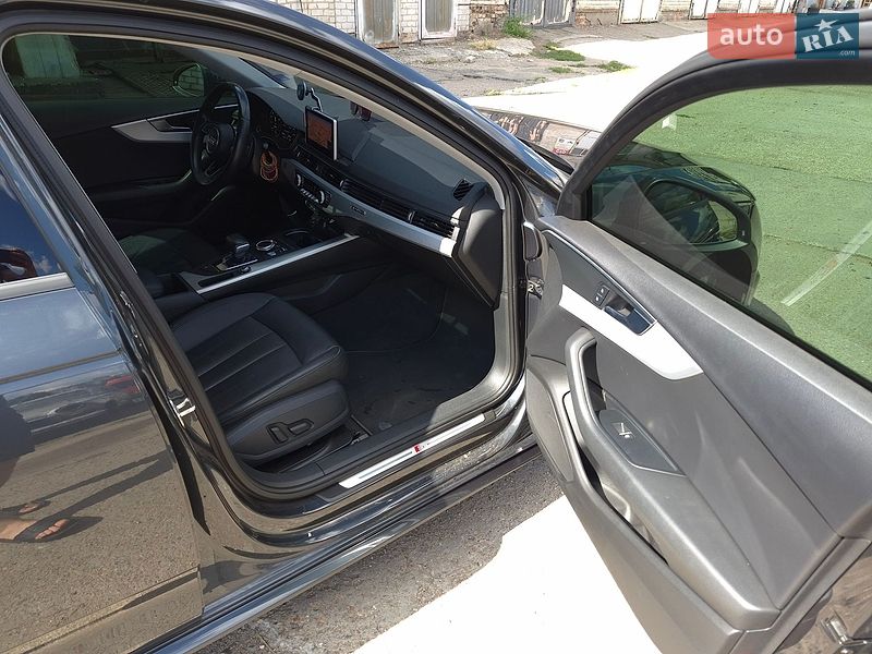 Седан Audi A4 2017 в Запорожье
