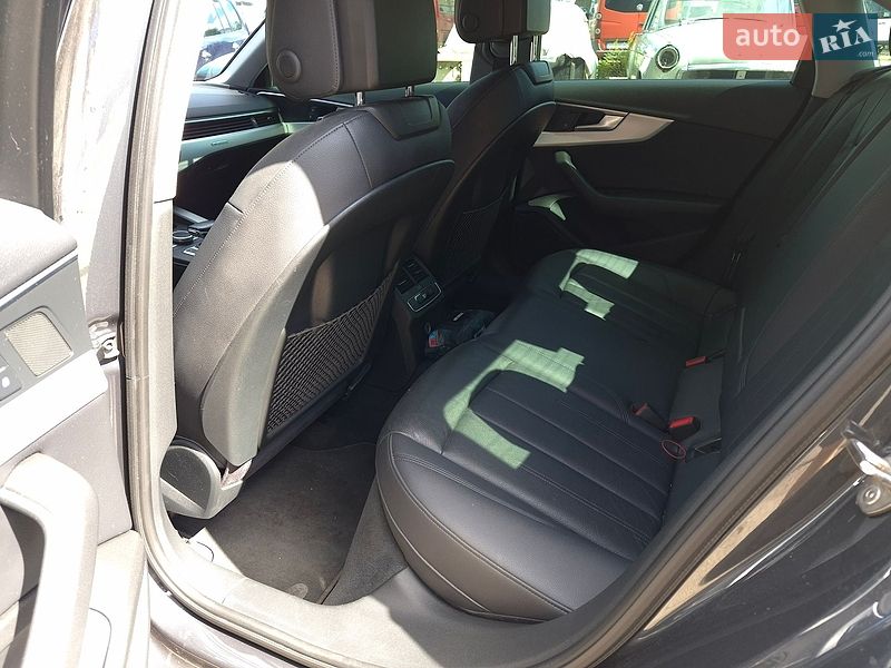 Седан Audi A4 2017 в Запорожье