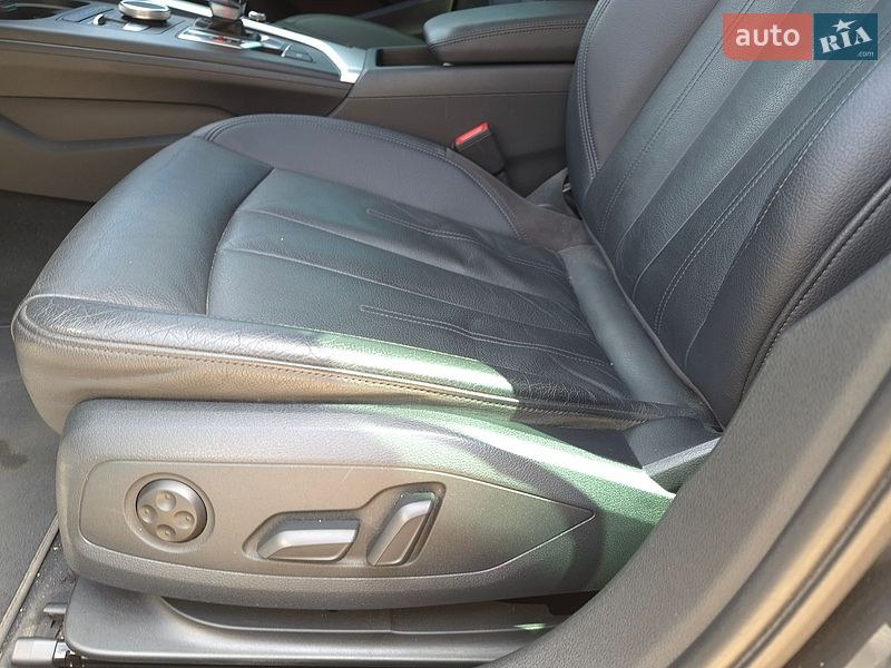 Седан Audi A4 2017 в Запорожье