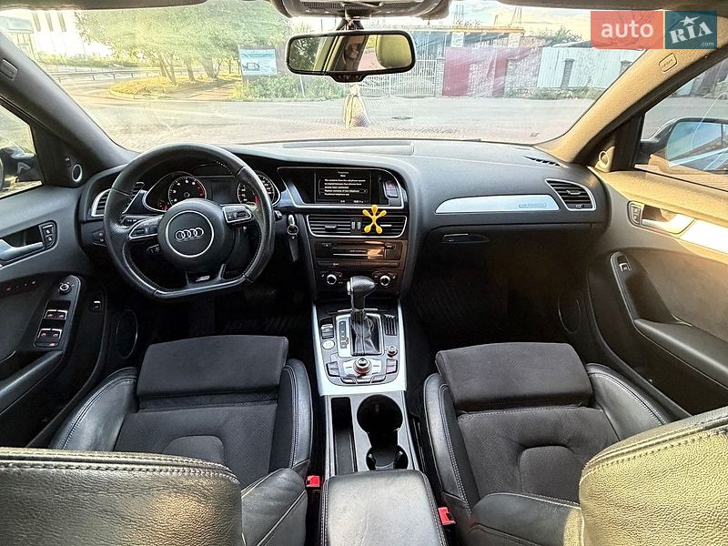 Седан Audi A4 2012 в Рівному