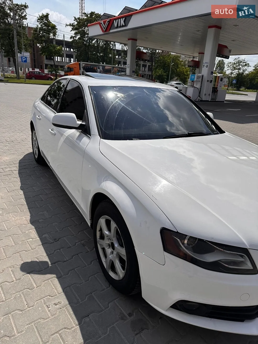 2010 Audi A4 - мініатюра 2