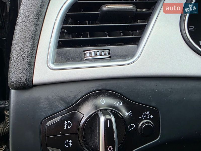 Седан Audi A4 2015 в Киеве