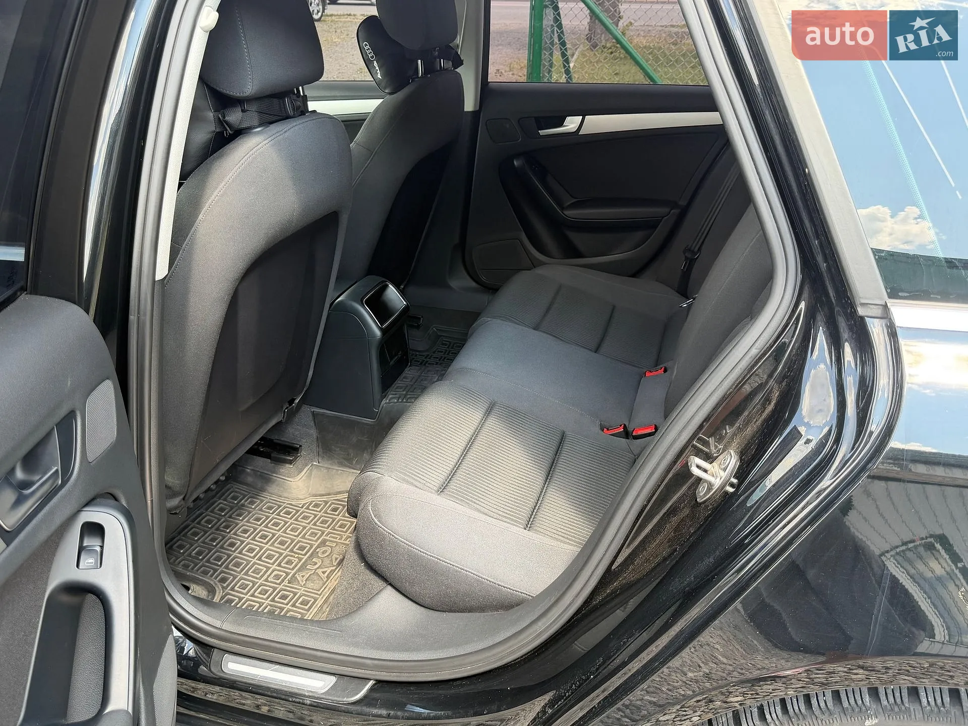 2010 Audi A4 - мініатюра 25