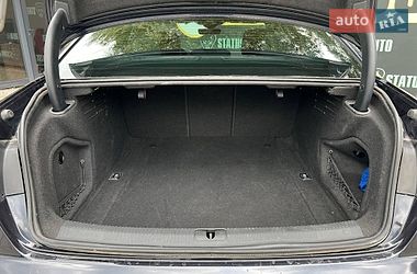 Седан Audi A4 2016 в Хмельницком