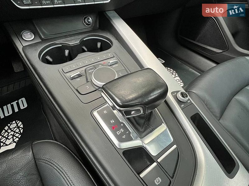 Седан Audi A4 2016 в Хмельницком