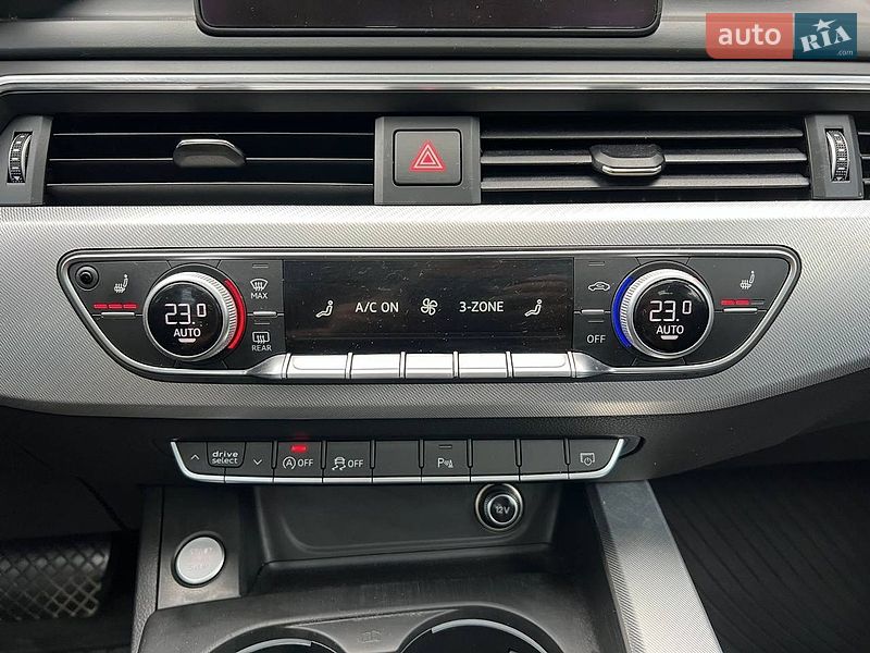 Седан Audi A4 2016 в Хмельницком