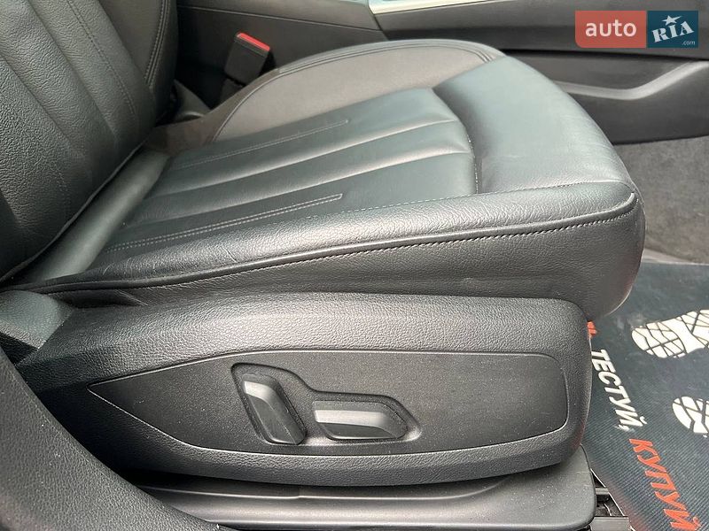 Седан Audi A4 2016 в Хмельницком