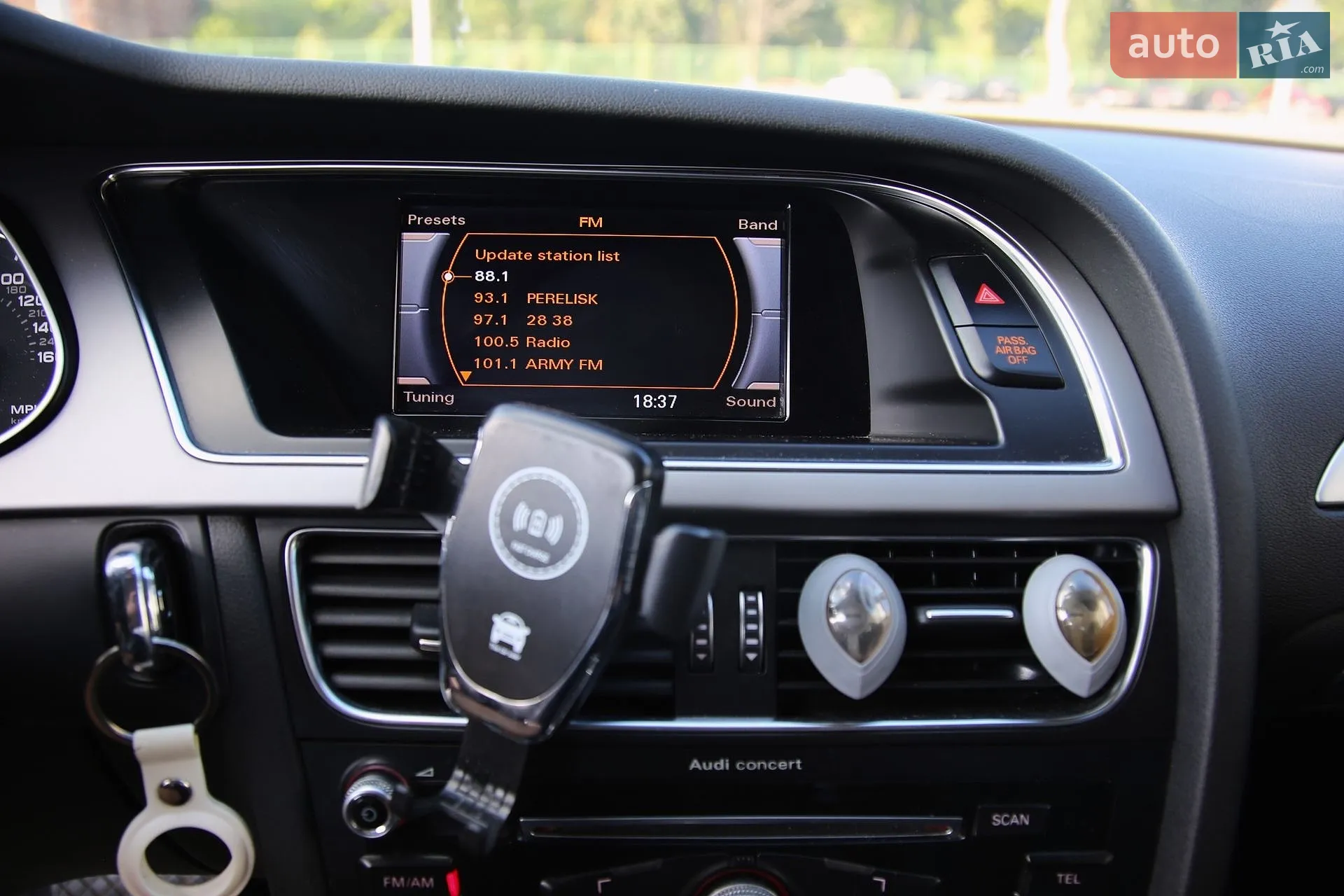 2012 Audi A4 - мініатюра 15