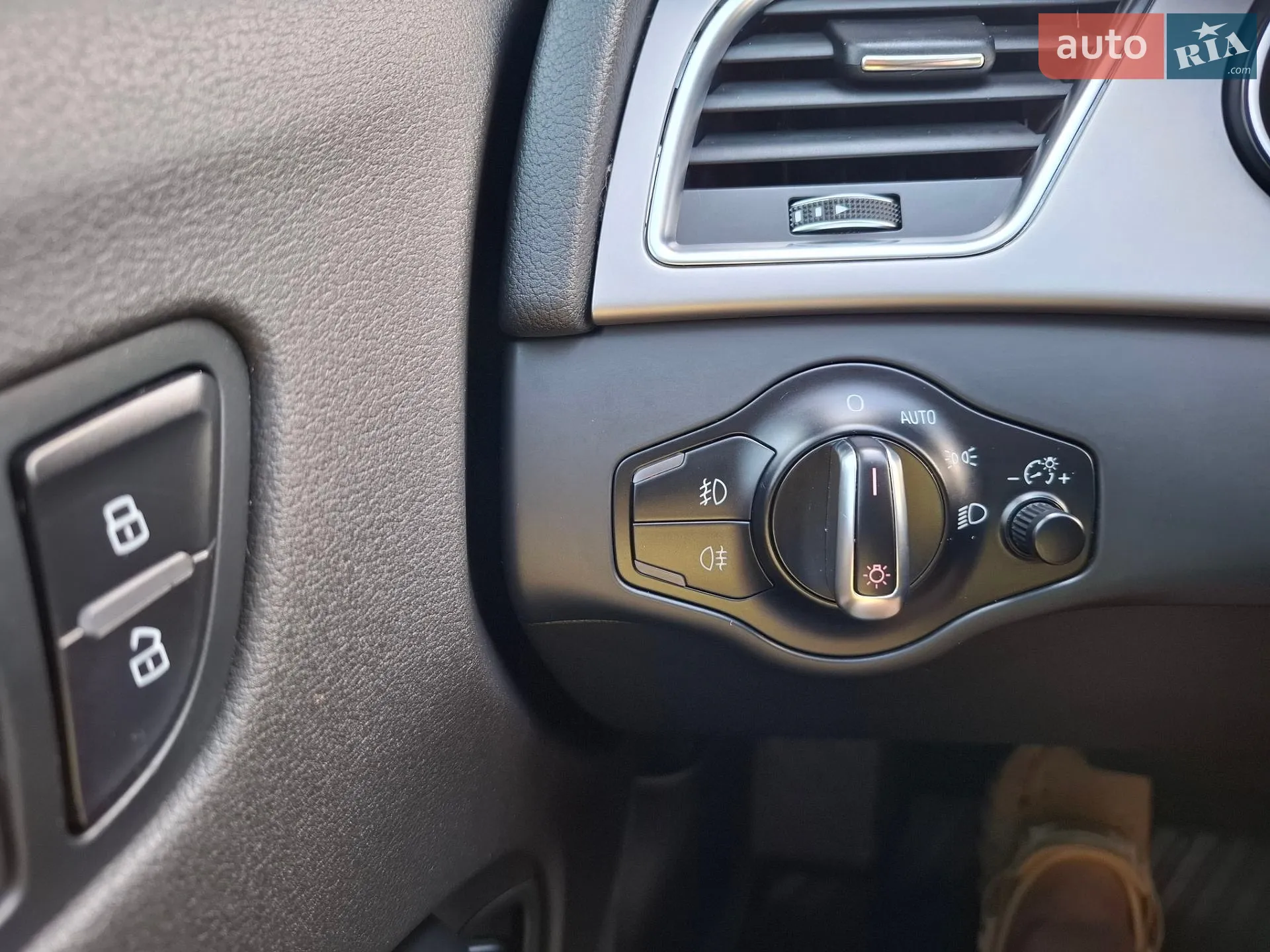 2013 Audi A4 - мініатюра 26