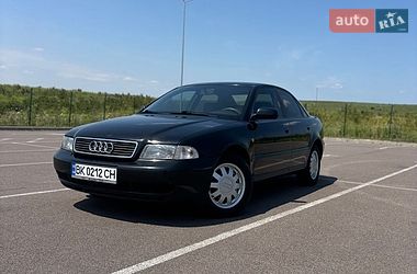 Седан Audi A4 1998 в Ровно Седан Audi A4 1998 в Ровно