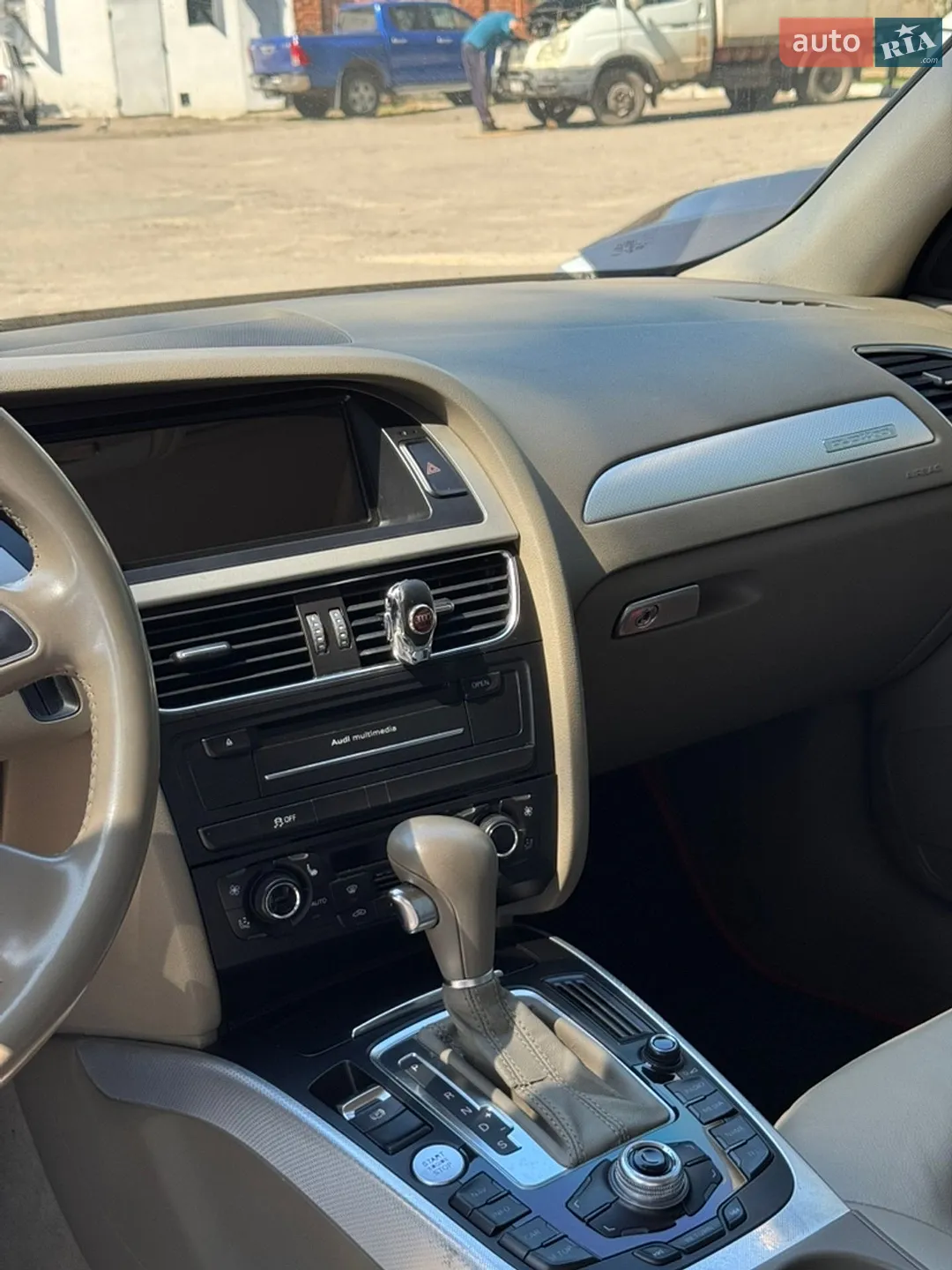 2011 Audi A4 - мініатюра 30