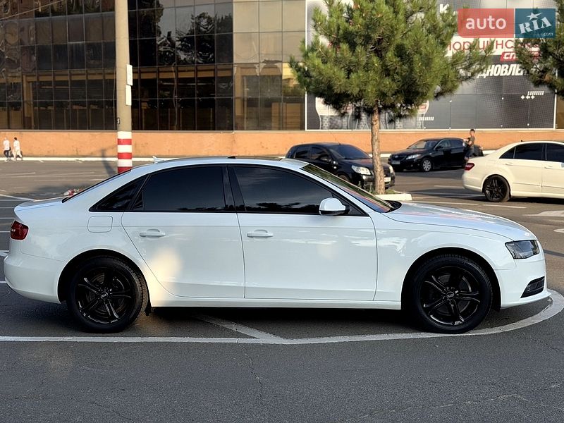 Седан Audi A4 2012 в Одессе