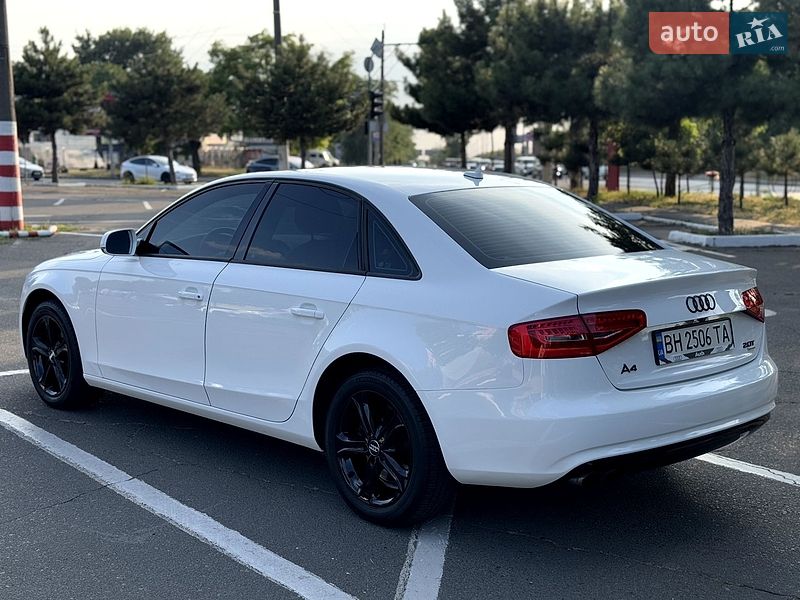 Седан Audi A4 2012 в Одессе