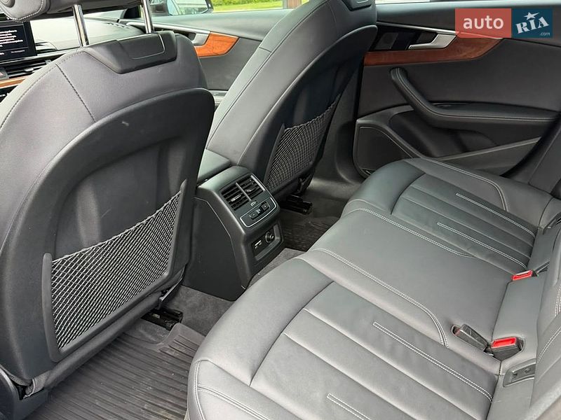 Седан Audi A4 2021 в Киеве