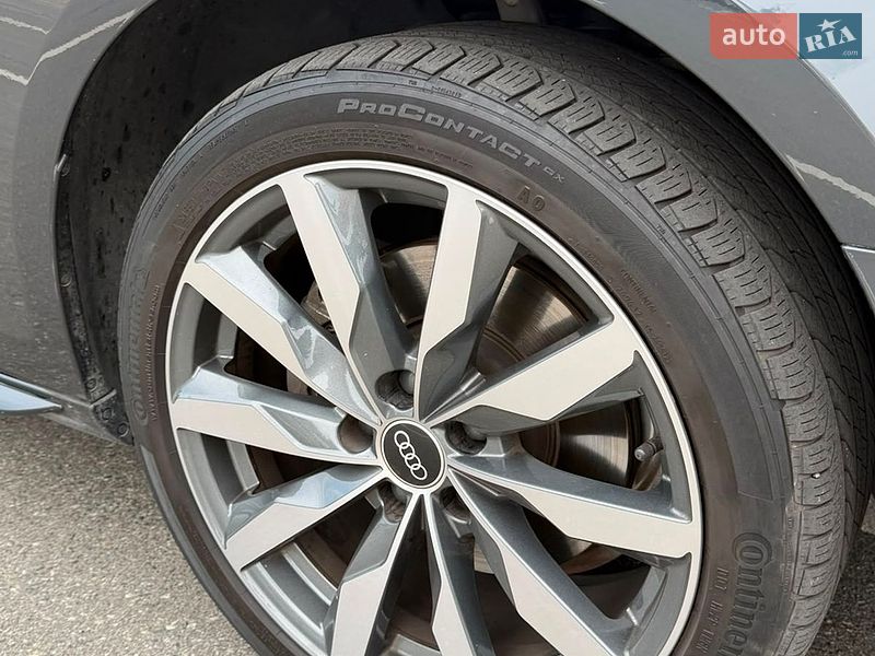 Седан Audi A4 2021 в Киеве