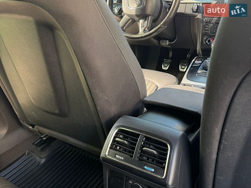 Седан Audi A4 2010 в Львові